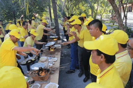 Nướng bánh tại Phú An Khang