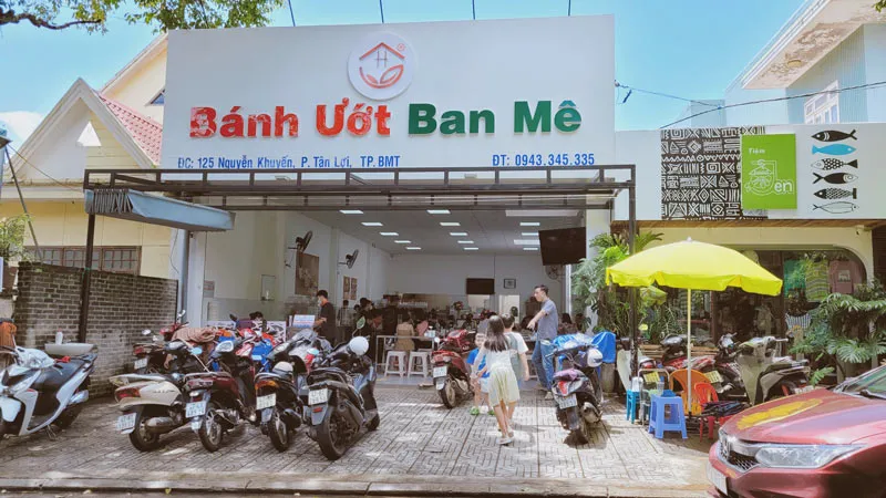 Không gian quán Bánh Ướt Chống Dừa Ban Mê trên đường Nguyễn Khuyến, Buôn Ma Thuột