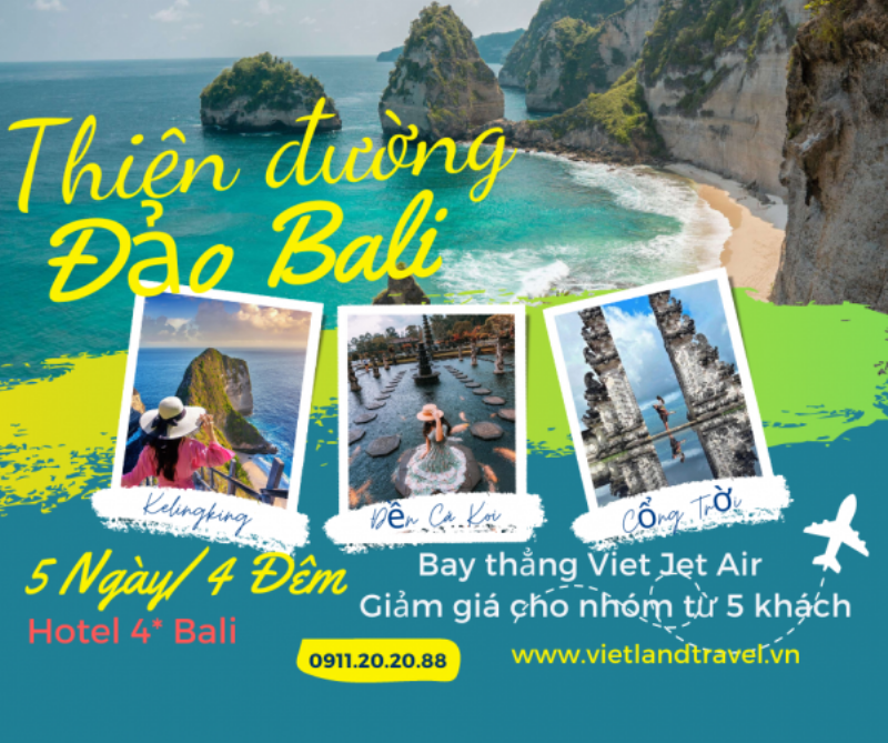 Bãi biển cát trắng và nước biển trong xanh ở miền Nam Thái Lan dưới ánh nắng đẹp của mùa khô, có thuyền nhỏ và cây cọ.