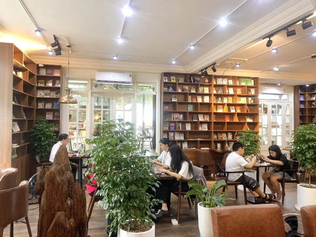 Bánh ngọt tại The Wiselands Coffee