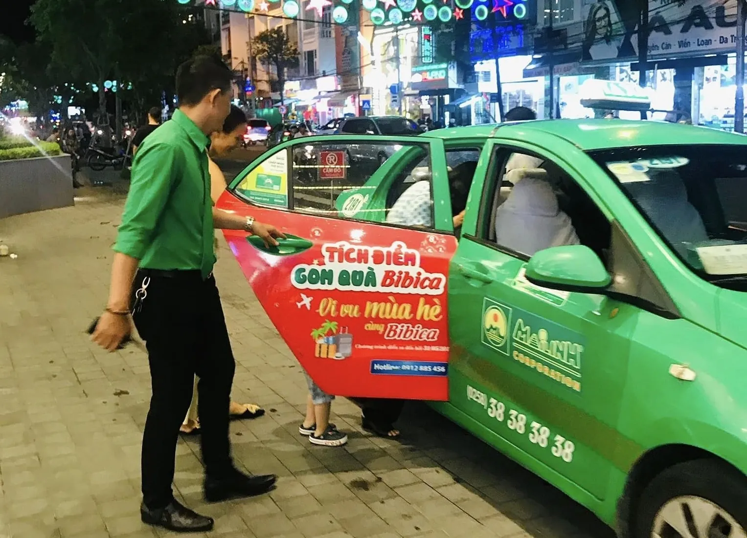 Taxi Mai Linh nổi bật trên khắp các con phố tại Cam Ranh