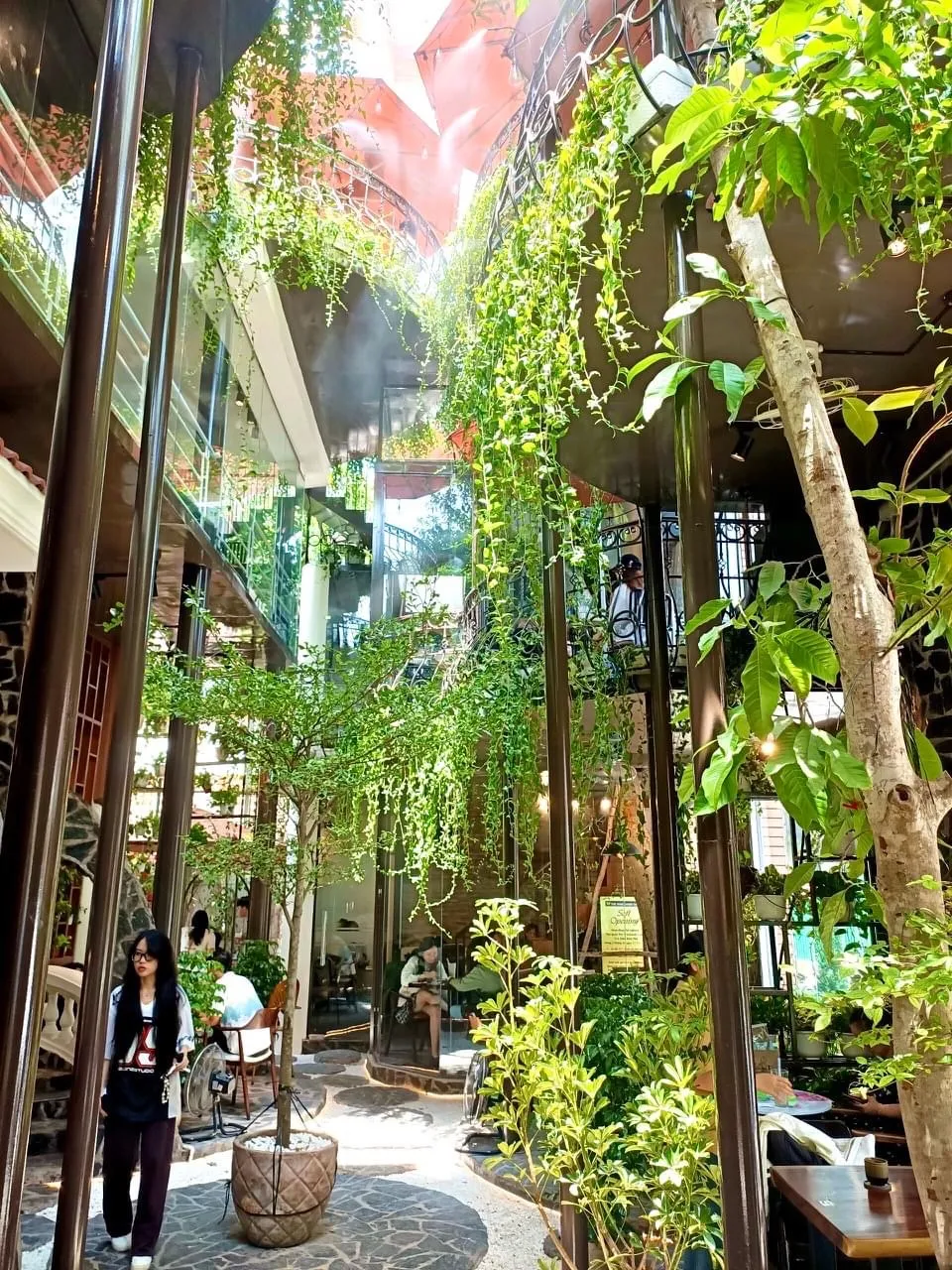Không gian làm việc tại The Wiselands Coffee