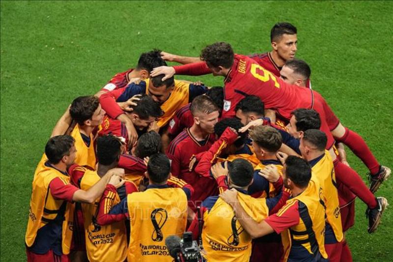 Álvaro Morata ăn mừng bàn thắng