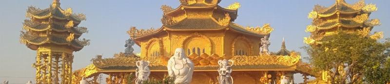 Du khách tìm kiếm sự bình yên khi tham quan Chùa Phúc Lâm Hưng Yên