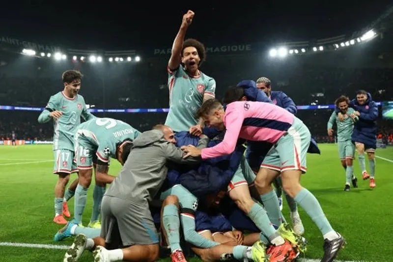 Jan Oblak ăn mừng chiến thắng