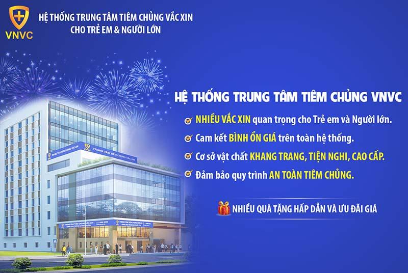 Hình ảnh minh họa một chuyến taxi đi qua cảnh quan đẹp ở ngoại ô Đắk Mil, ví dụ như vườn cà phê hoặc con đường rợp bóng cây