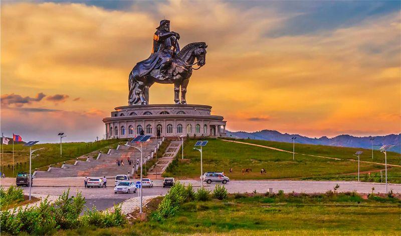 Du lịch Mông Cổ với trải nghiệm ngủ đêm trong lều Ger truyền thống trên thảo nguyên.