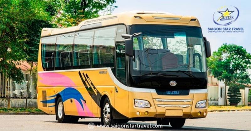 Hình ảnh xe 35 chỗ hiện đại với ngoại thất mới, sạch sẽ, sẵn sàng phục vụ mọi chuyến đi