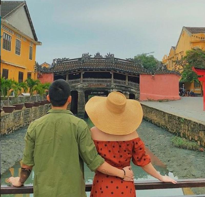 Ba chu nha nghi chia se kinh nghiem dung taxi hoi an cho du khach
