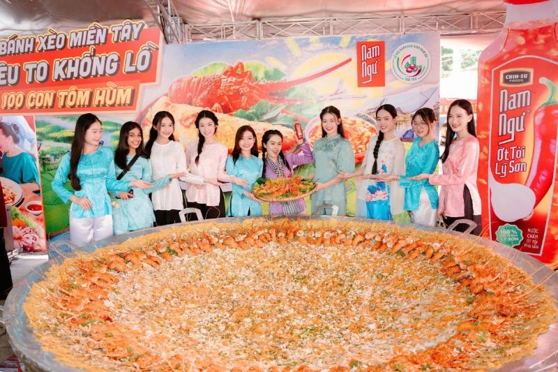 Chan dung nguoi dan mien tay То Chau Can Tho hieu khach