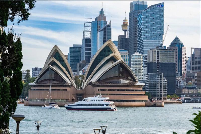 Nhà hát Opera Sydney, công trình kiến trúc biểu tượng quốc gia hiện đại của Australia.
