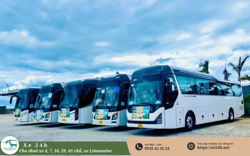 Hình ảnh minh họa kích thước khác nhau giữa xe 35 chỗ và xe 45 chỗ, giúp dễ hình dung