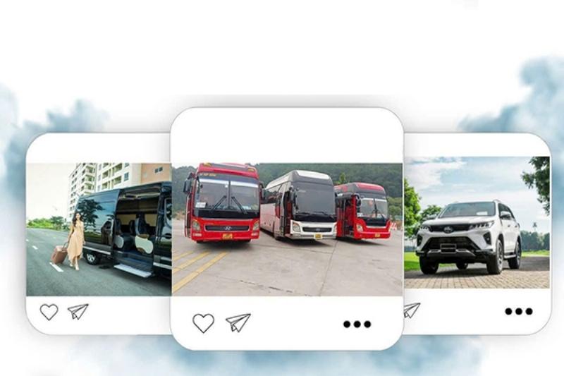 Xe 35 chỗ đang di chuyển trên đường, chở một đoàn khách du lịch khám phá cảnh đẹp